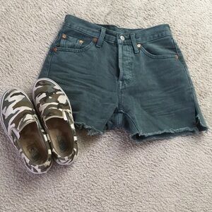 LEVI’S/“FOREST GREEN”VINTAGE 501 JEaaN CUTOFFS